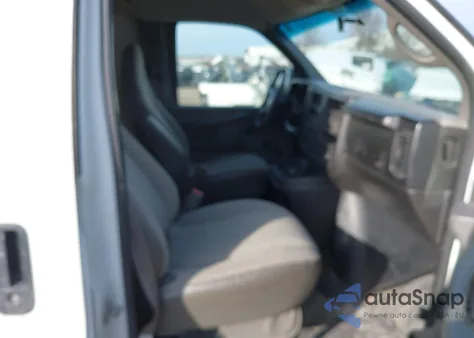 2009 Chevrolet Express 2500 Work Van z USA, uszkodzony, nr VIN 1GCGG29CX91142754